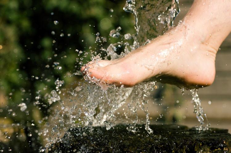 Our sensational DIY natural foot soak - Woohoo Body